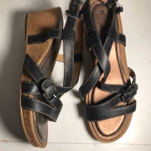 Naturalizer N5comfort 8ww Black wedge sandal.
